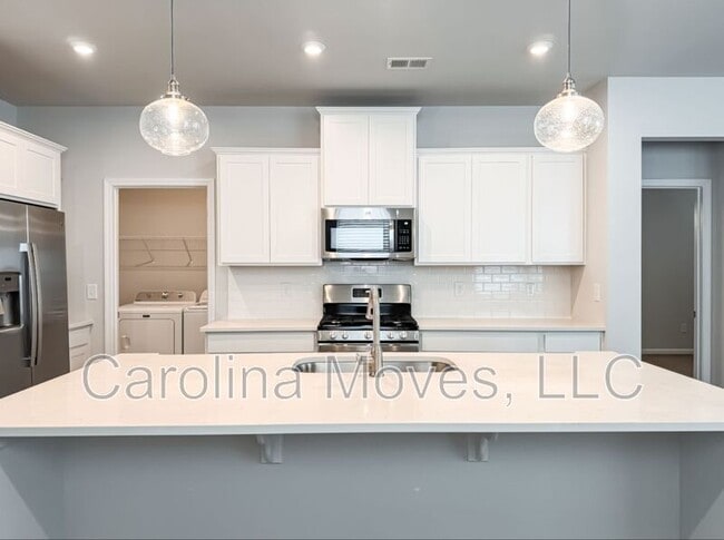 Photo - 609 Poinsett Bridge Wy