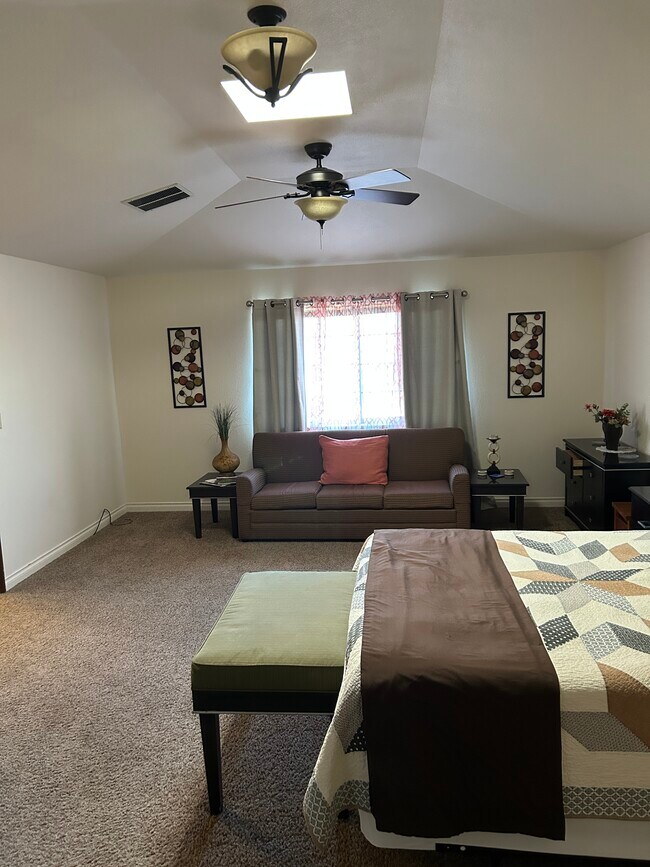 808 N 51st Ave