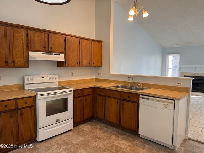Photo - 133 Twin Wood Dr