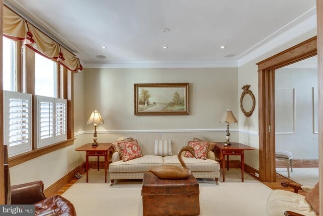 Photo - 1654 33rd St NW