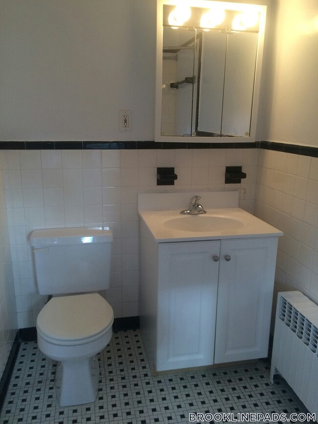 Photo - 37 Auburn St Unit 6