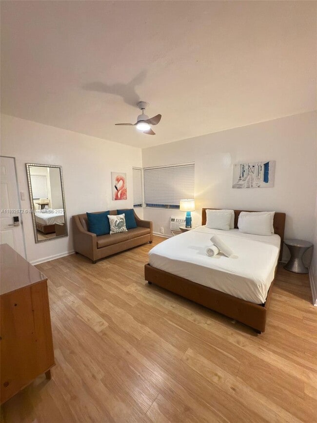 Building Photo - 545 Michigan Ave Unit 6