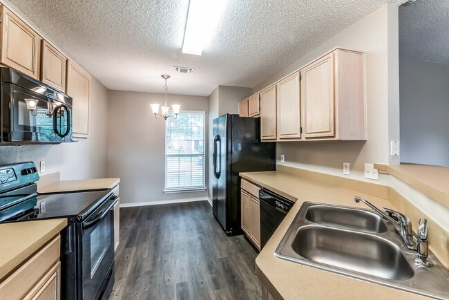 Photo - 1433 Spicewood Dr