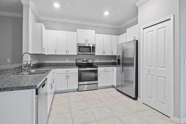 Photo - "Charming 3-Bed Sanctuary in Lutz with gre...