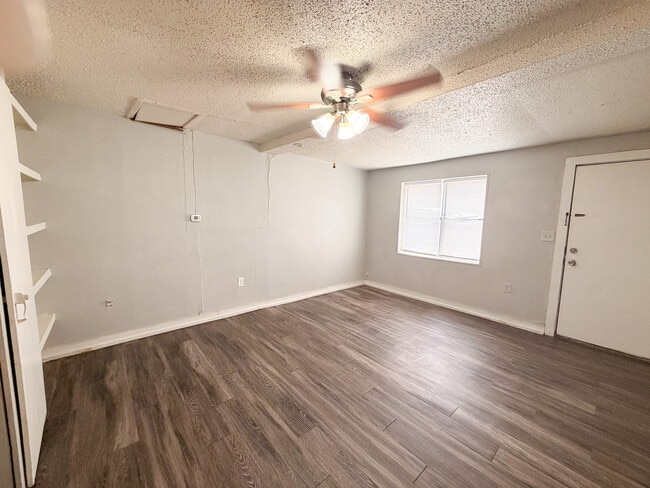 Photo - 1912 20th St Unit B
