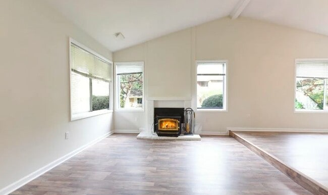 Photo - 15 Middleton Ln