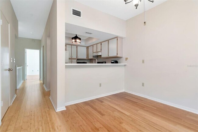 Photo - 320 Island Way