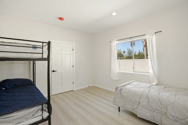 7904 Tampa Ave Unidad Tampa Haus