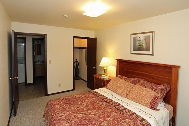 MEADOWBROOK APARTMENTS