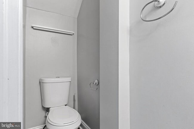 Photo - 129 E West St