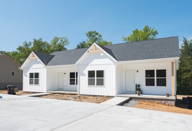 Building Photo - 1857 Holland Rd
