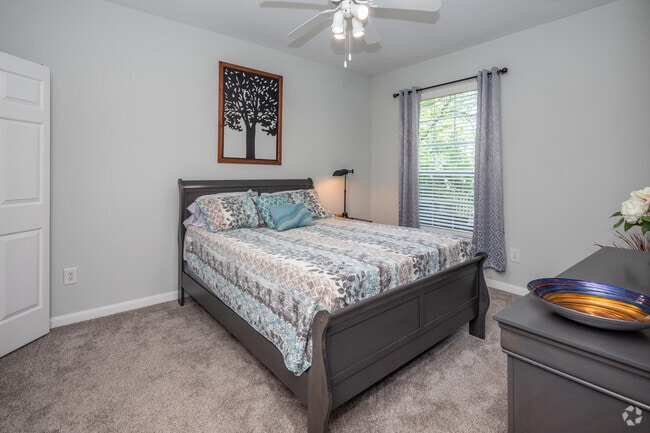 1BR, 1BA - Ascot - 750SF - Bedroom - Pinnacle Heights Apartments