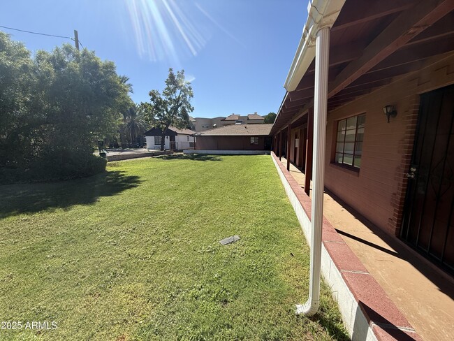 Photo - 5107 E Oak St Unit 3