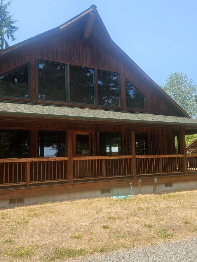 Photo - 715 Bakken Rd