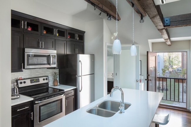 Photo - 1044 N Pennsylvania St Unit Carriage House