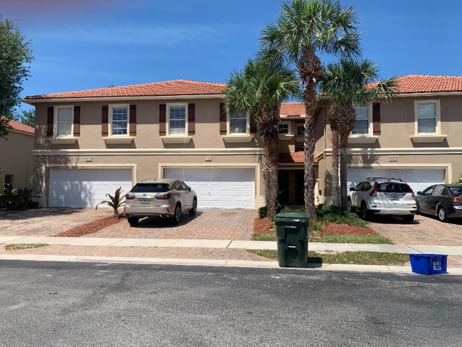 Building Photo - 4206 Cohune Palm Ct Rental