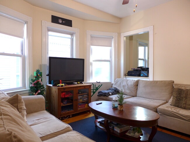 Photo - 67 Pontiac St