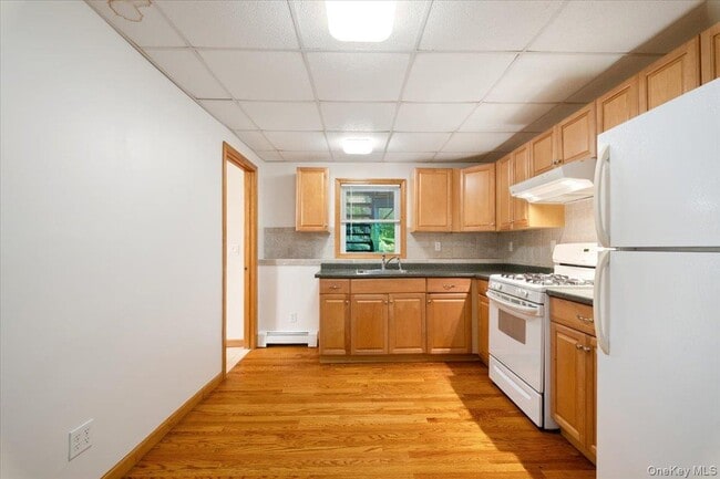 272 Brewster Hill Rd