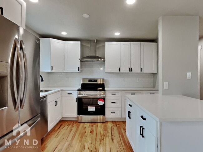 1211 S Saulsbury Ct