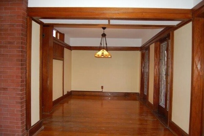 Photo - The Lamp House - 4 Br., 3 Bath Home Available 8/15/2026-8/14/2027