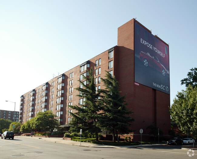 Carmel Plaza