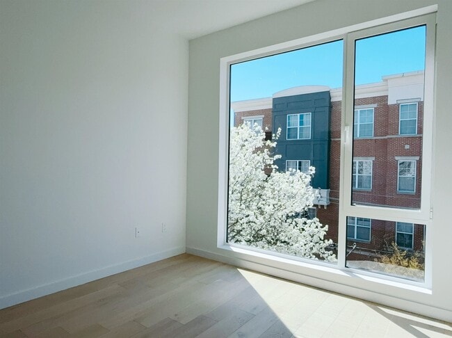 Photo - 425 3rd St Unit 315