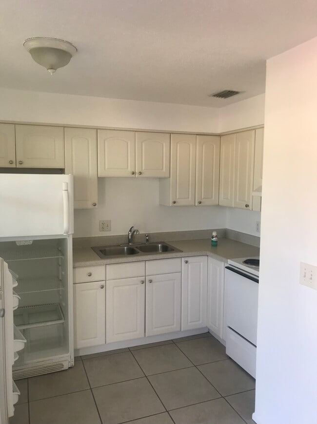 Photo - 900 San Christopher Dr Unit 904