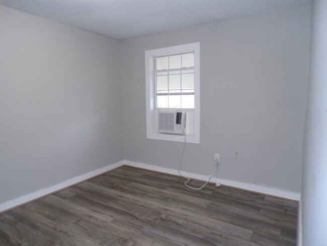 Photo - 2005 Long 14th St