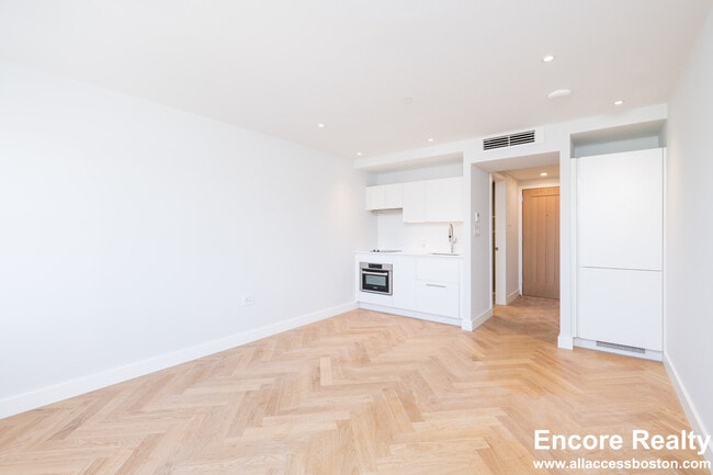 Building Photo - 12 Commonwealth Ave Unit 604