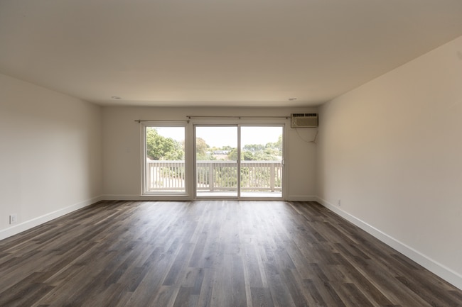Photo - 409 Portofino Dr Unit 2
