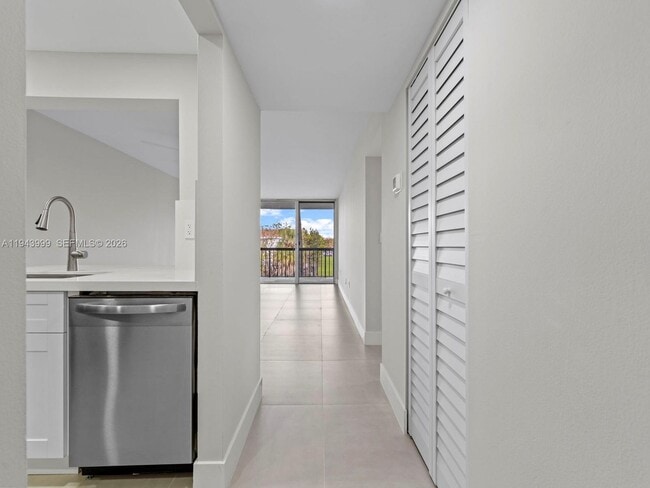 Photo - 10825 SW 112th Ave Unit 206