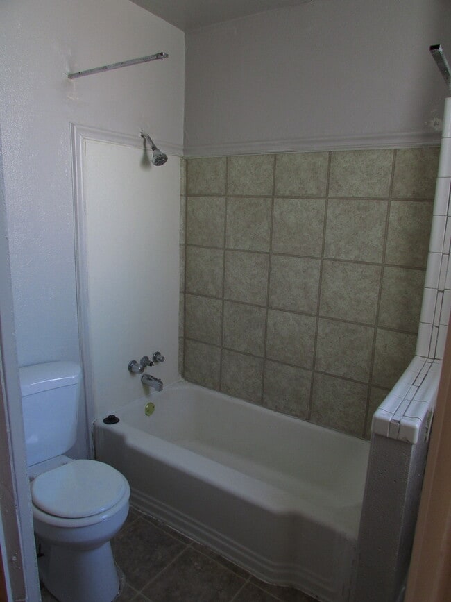 Photo - 609 E 100 N