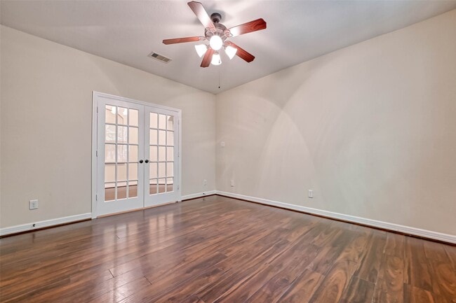 Photo - 150 W Heritage Mill Cir