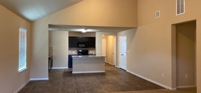 Photo - Great 4 Bedroom home with Open floor plan