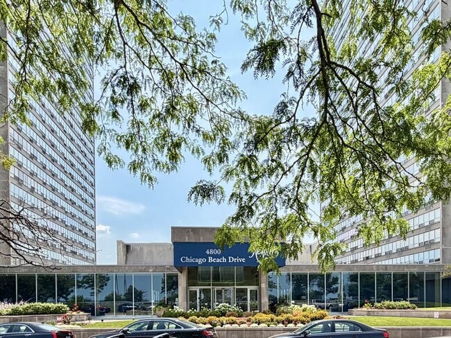 Building Photo - 4800 S Chicago Beach Dr Unit DS8081
