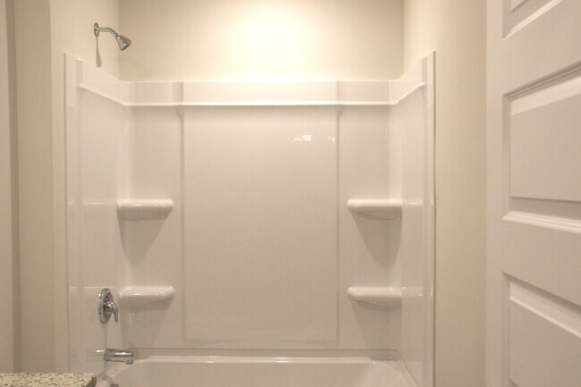 Photo - 398 Jackson Pt Cir