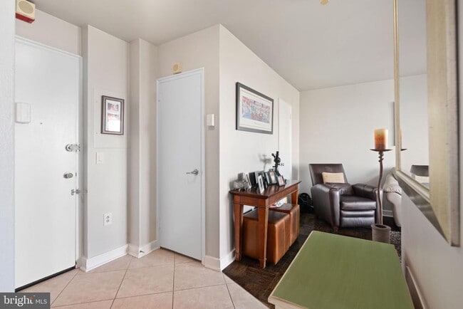 Building Photo - 2601 Pennsylvania Ave Unit 846