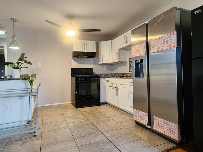 Photo - 7316 Donnell Pl Unidad B2