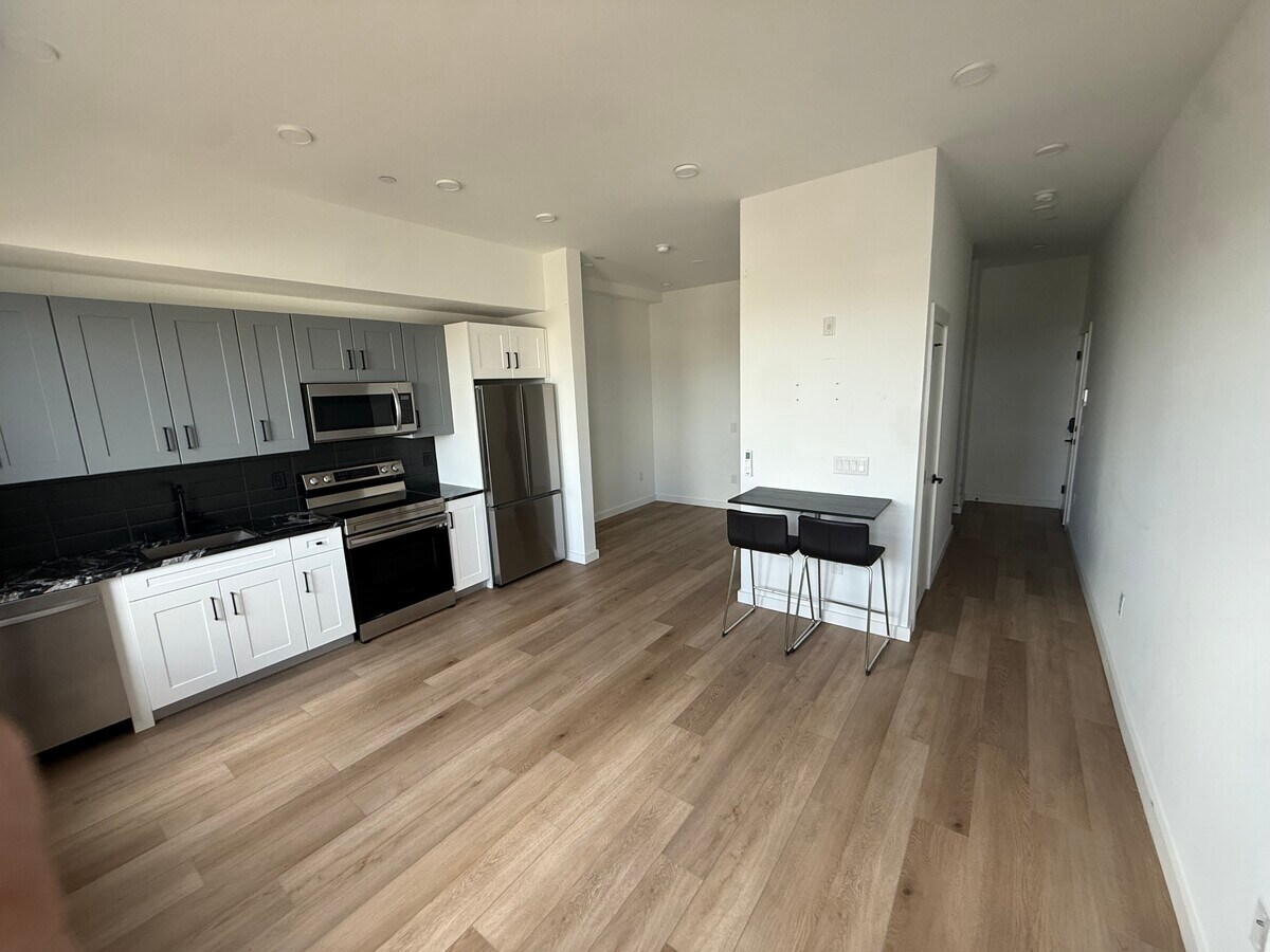 Photo - 1308-10 N. Front Unidad 10