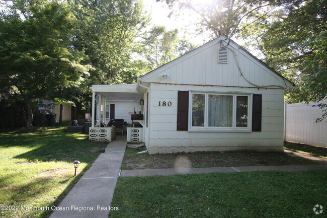 Building Photo - 180 Cliftwood Rd Rental