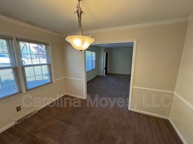Photo - 502 Rosebud Ln