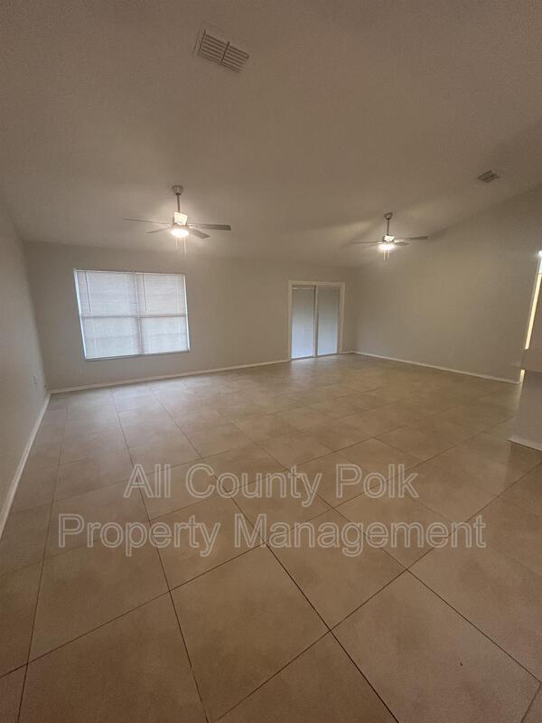 Photo - 1066 Sunshine Way