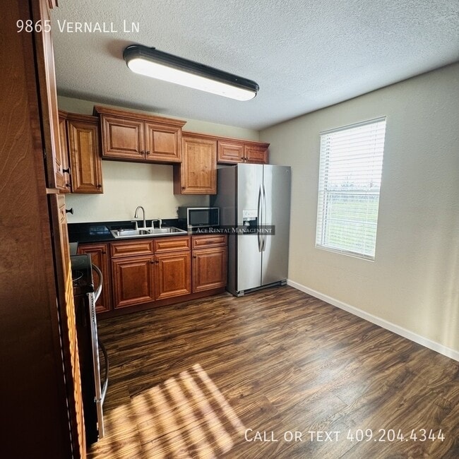 Photo - 9865 Vernall Ln