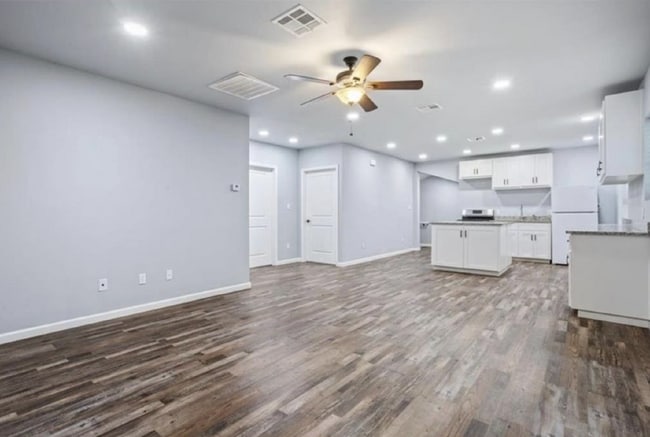 Photo - 117 Emma St Unit B