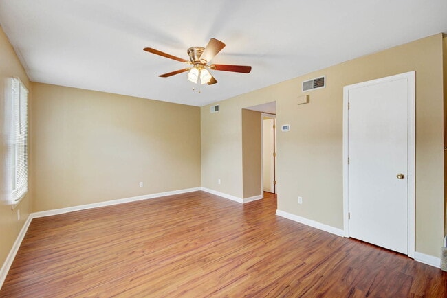Photo - 2318 Applebee Way