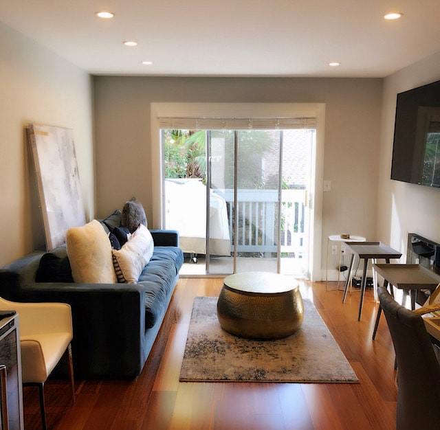 Living Room - 3847 Vineyard Ave Unit 2 Bedroom 2 Bath Garage
