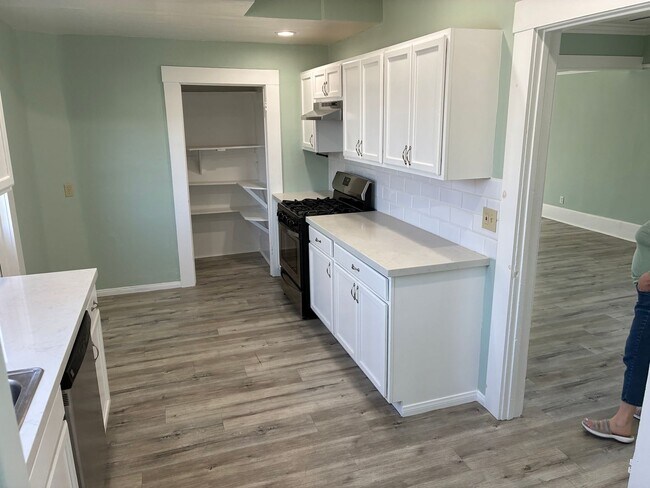 Photo - PALM AVENUE 4874-4876 Unidad 4874