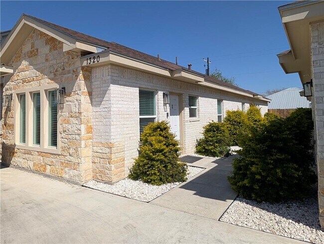 Photo - 14 S McColl Rd Unidad 2