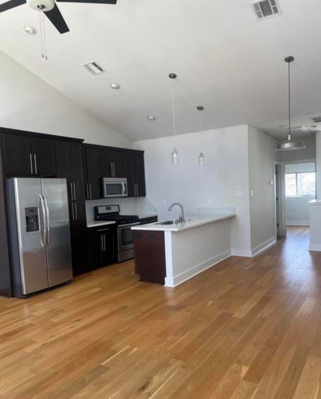 Photo - 212 Highland Oaks Ln
