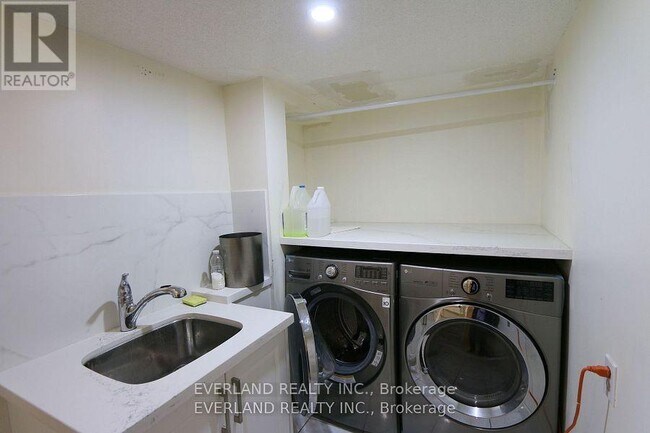 Photo - 221 Placentia Blvd